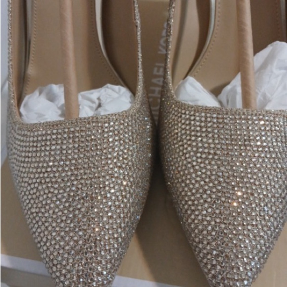 Shoes - Picture 3 of 4